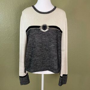 VTG St. John Sport Marie Grey Crest Long Sleeve Grey Cream Blouse Top Shirt L